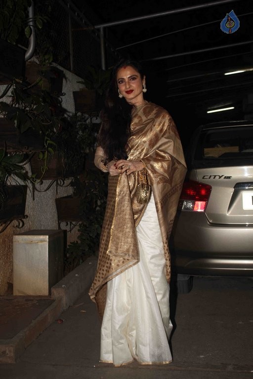 Celebrities at Bajirao Mastani Screening Photos - 38 / 40 photos