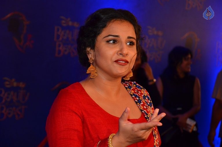 Celebrities at Beauty and The Beast Premiere - 80 / 105 photos