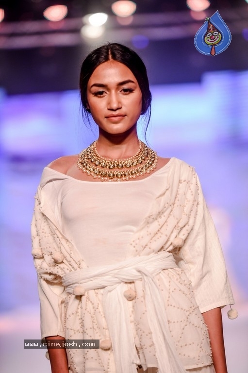 Celebrities at Bombay Times Fashion Week - 3 / 55 photos