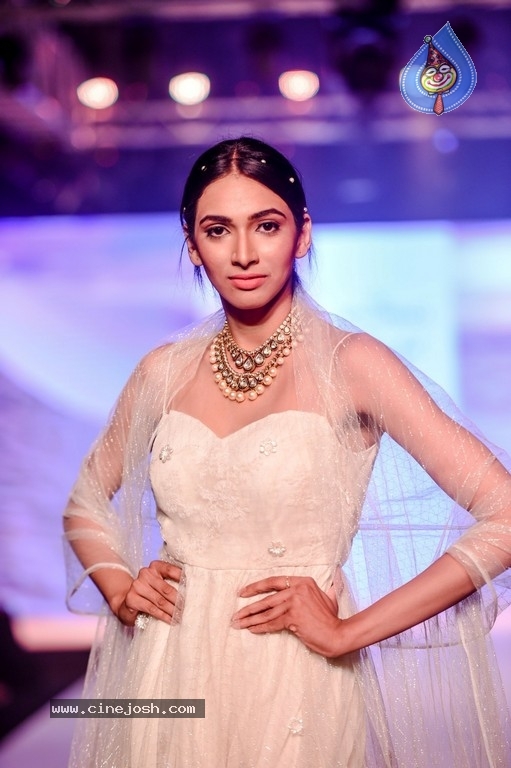 Celebrities at Bombay Times Fashion Week - 22 / 55 photos