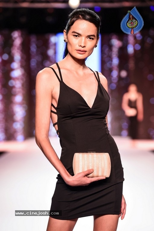Celebrities at Bombay Times Fashion Week - 28 / 55 photos