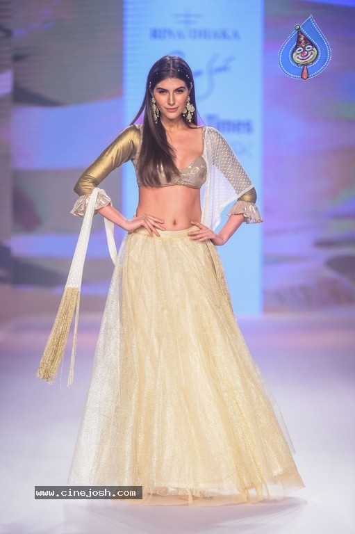 Celebrities at Bombay Times Fashion Week - 41 / 55 photos