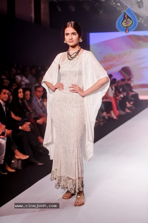 Celebrities at Bombay Times Fashion Week - 46 / 55 photos