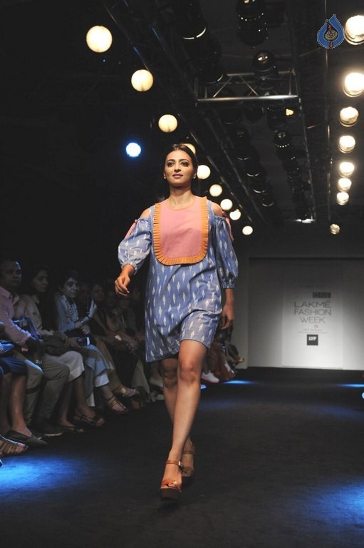 Celebrities at LFW Summer Spring 2016 Day 2 - 27 / 54 photos