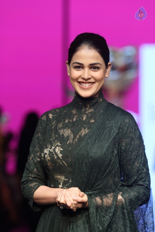 Celebrities at LFW Winter Festive 2016 - 31 / 42 photos