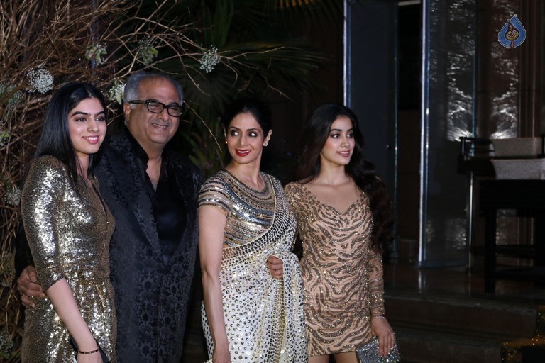 Celebrities at Manish Malhotra Birthday Bash - 15 / 80 photos