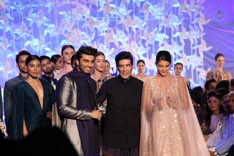 Celebrities at Manisha Malhotra LFW 2016 Show - 7 / 52 photos