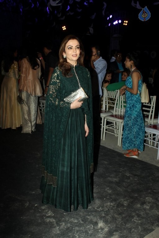 Celebrities at Manisha Malhotra LFW 2016 Show - 11 / 52 photos