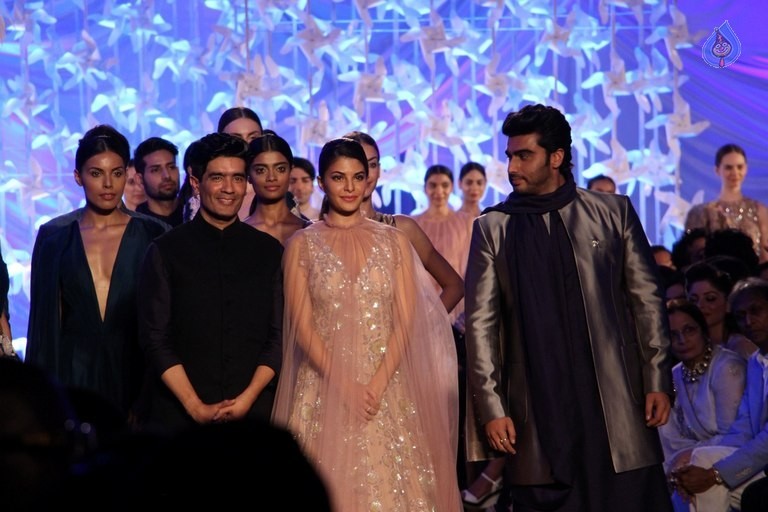 Celebrities at Manisha Malhotra LFW 2016 Show - 16 / 52 photos