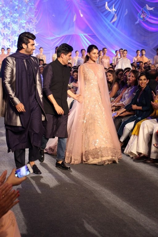 Celebrities at Manisha Malhotra LFW 2016 Show - 22 / 52 photos