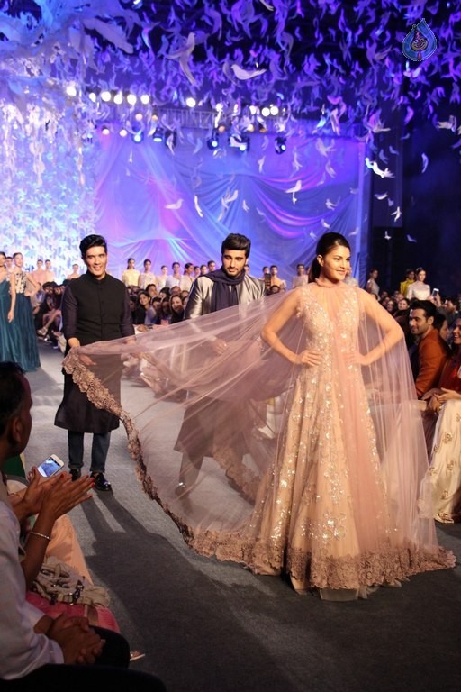 Celebrities at Manisha Malhotra LFW 2016 Show - 23 / 52 photos