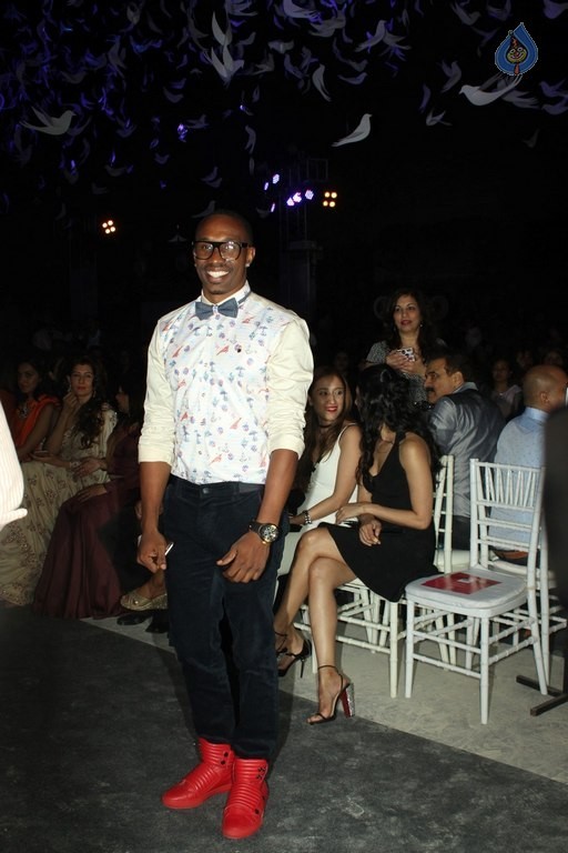 Celebrities at Manisha Malhotra LFW 2016 Show - 24 / 52 photos