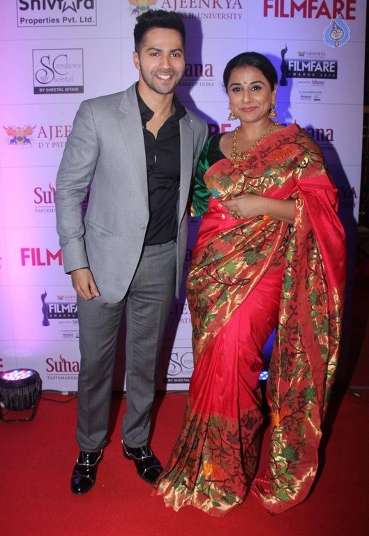 Celebrities at Marathi Filmfare Awards 2014 - 43 / 71 photos