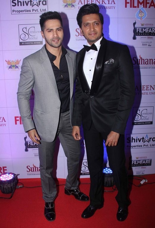 Celebrities at Marathi Filmfare Awards 2014 - 46 / 71 photos