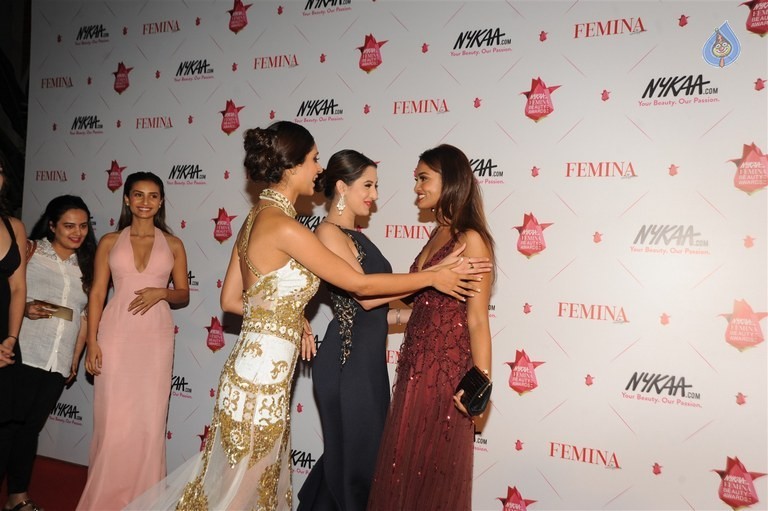 Celebrities at Nykaa Femina Beauty 2016 Awards 1 - 44 / 75 photos