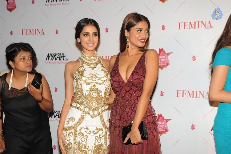 Celebrities at Nykaa Femina Beauty 2016 Awards 1 - 70 / 75 photos