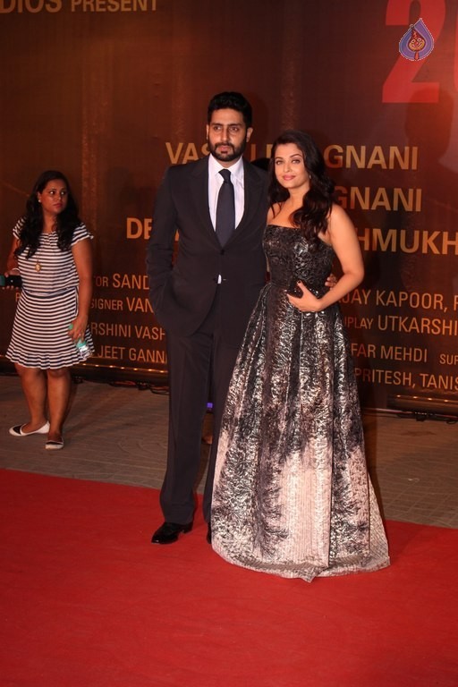 Celebrities at Red Carpet of Film Sarabjit - 16 / 77 photos