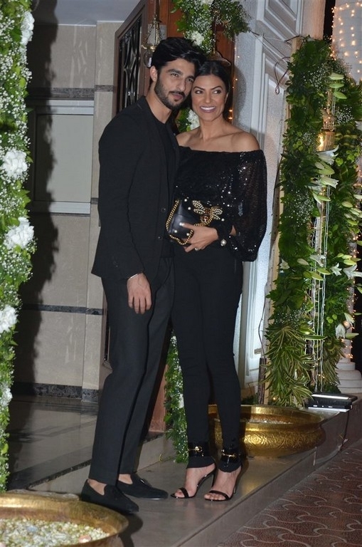 Celebrities at Shilpa Shetty Diwali Bash 2018 - 15 / 42 photos