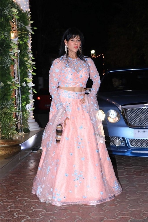 Celebrities at Shilpa Shetty Diwali Bash 2018 - 27 / 42 photos