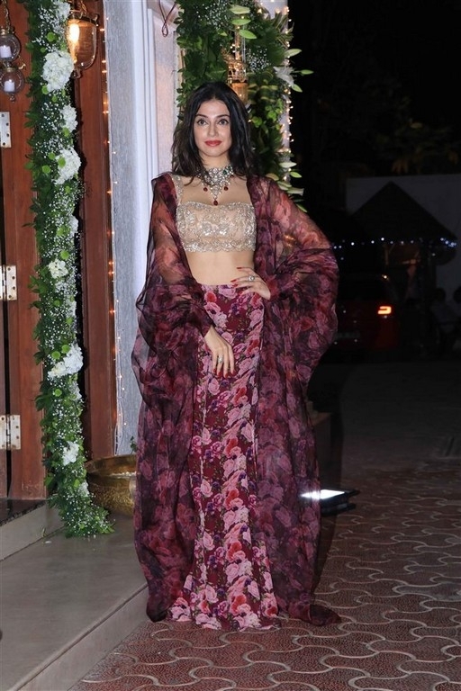 Celebrities at Shilpa Shetty Diwali Bash 2018 - 28 / 42 photos