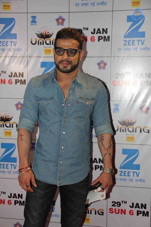Celebrities at Umang 2017 Red Carpet - 15 / 39 photos