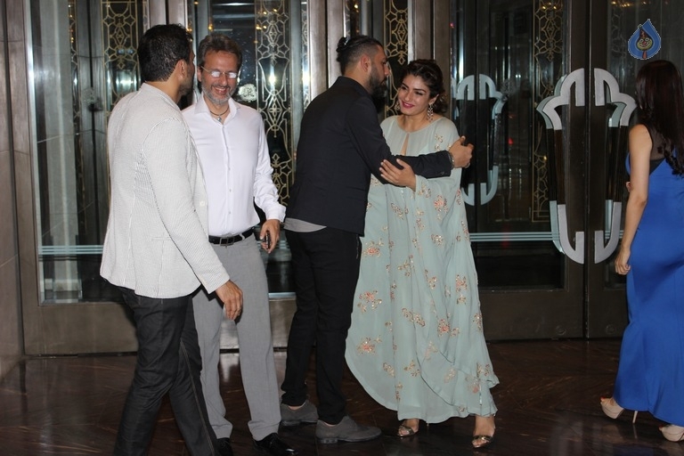 Celebrities at Zaheer Khan Engagement Party - 3 / 43 photos