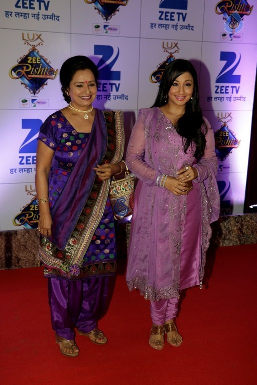 Celebrities at Zee Rishtey Awards 2015 - 17 / 93 photos