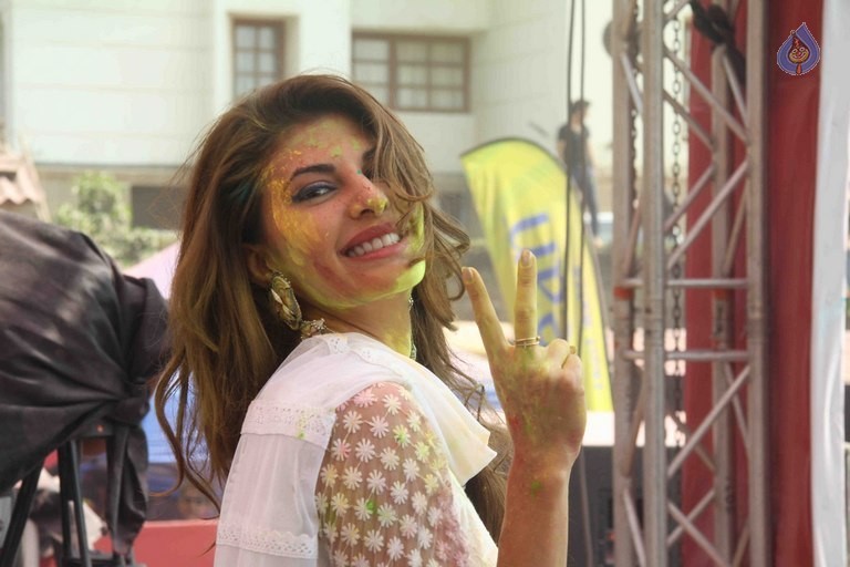 Celebrities at ZOOM Holi 2016 - 32 / 65 photos