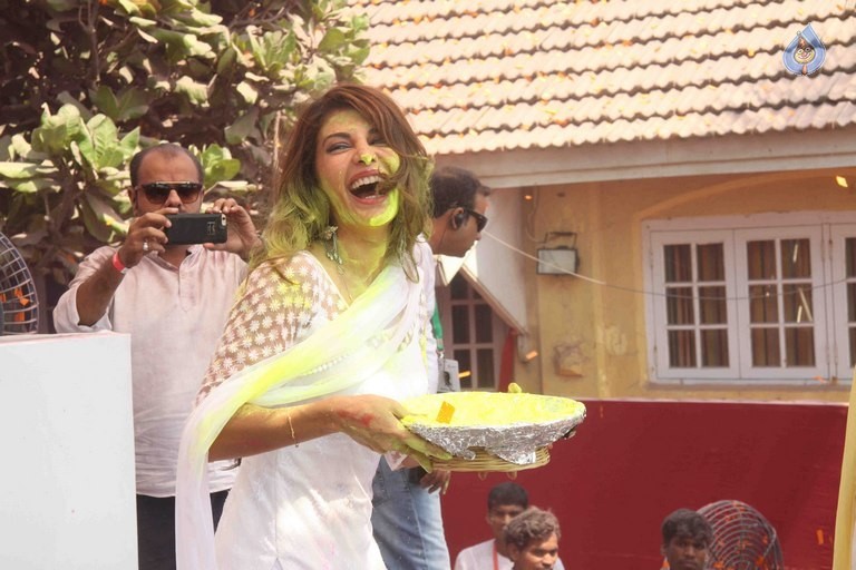 Celebrities at ZOOM Holi 2016 - 54 / 65 photos