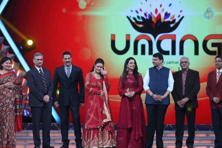 Celebrities Perform at Umang 2017 Show - 9 / 97 photos