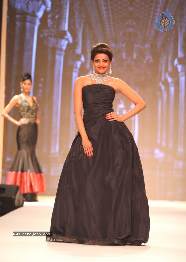 Celebrities Ramp Walk At IIJW 2013 - 6 / 90 photos