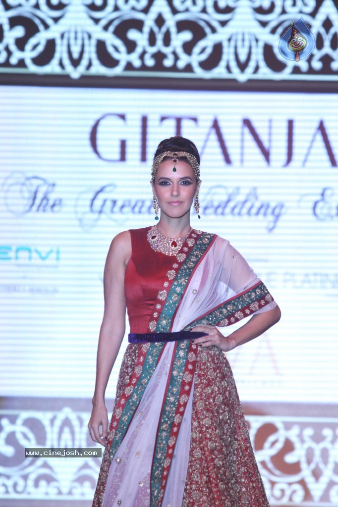 Celebrities Ramp Walk At IIJW 2013 - 56 / 90 photos