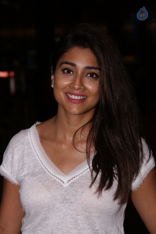 Celebrities Spotted at Airport - 9 / 18 photos