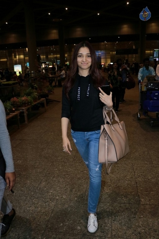 Celebrities Spotted at Airport  - 27 / 56 photos