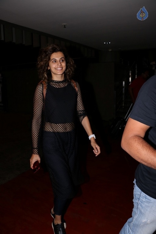 Celebrities Spotted at Airport Returns From IIFA - 51 / 84 photos