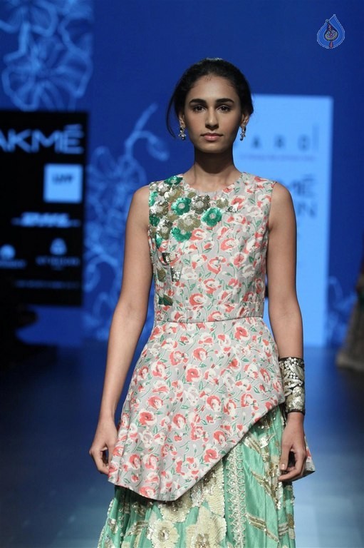 Celebrities Walk the Ramp at LFW 2016 Summer Resort 1 - 25 / 63 photos