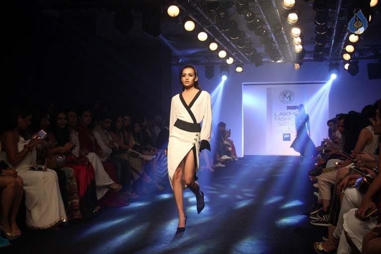 Celebrities Walk the Ramp at LFW 2016 Summer Resort 1 - 41 / 63 photos