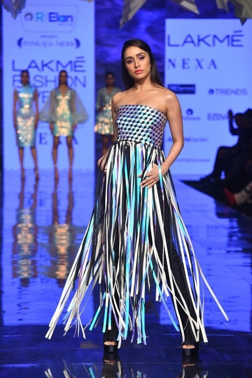 Celebrities walks the Ramp at Lakme Fashion Week 2020 - 8 / 41 photos