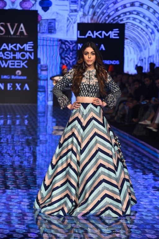 Celebrities walks the Ramp at Lakme Fashion Week 2020 - 9 / 41 photos