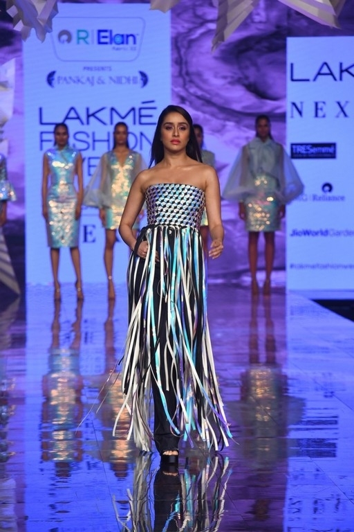 Celebrities walks the Ramp at Lakme Fashion Week 2020 - 15 / 41 photos