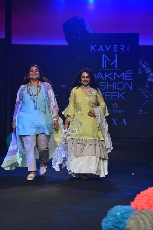Celebrities walks the Ramp at Lakme Fashion Week 2020 - 17 / 41 photos