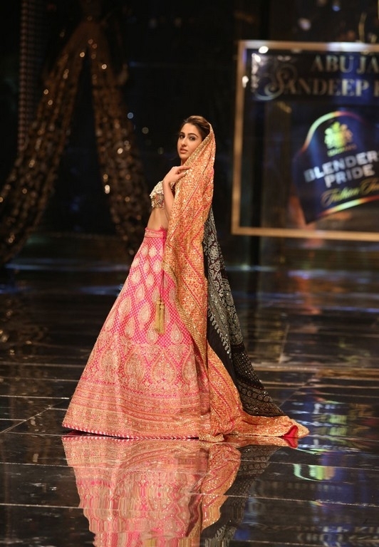 Celebrities walks the Ramp at Lakme Fashion Week 2020 - 24 / 41 photos