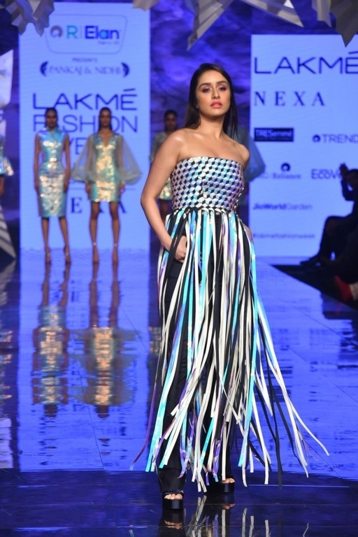 Celebrities walks the Ramp at Lakme Fashion Week 2020 - 36 / 41 photos