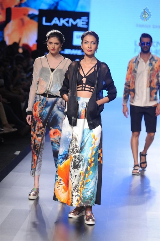 Celebrities Walks the Ramp at LFW 2016 - 4 / 60 photos