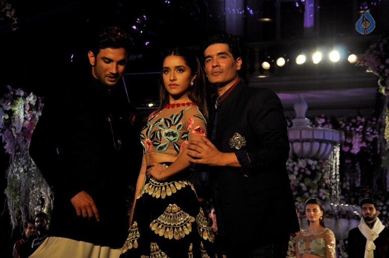 Celebrities Walks the Ramp at LFW Winter Festive 2016 - 24 / 63 photos