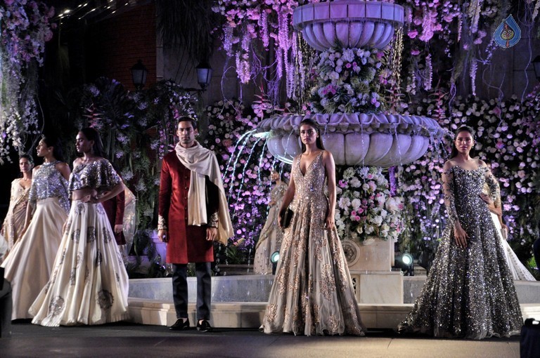 Celebrities Walks the Ramp at LFW Winter Festive 2016 - 30 / 63 photos