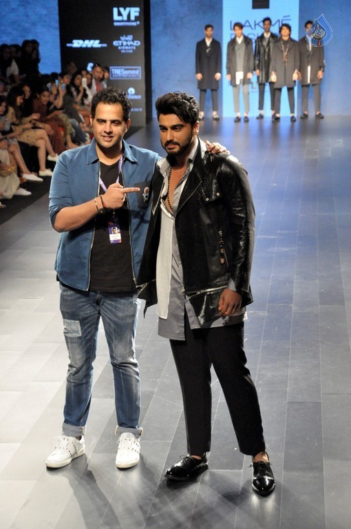 Celebrities Walks the Ramp at LFW Winter Festive 2016 - 57 / 63 photos