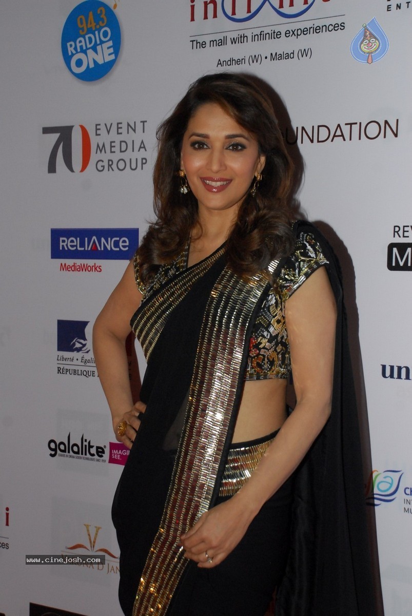 Celebs at 16th MFF Closing Ceremony Photos - 25 / 94 photos