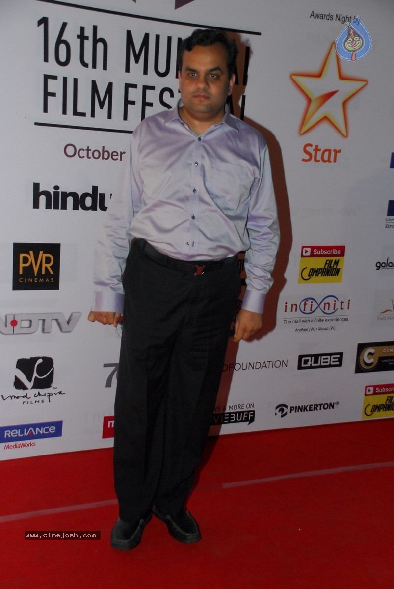 Celebs at 16th MFF Closing Ceremony Photos - 30 / 94 photos