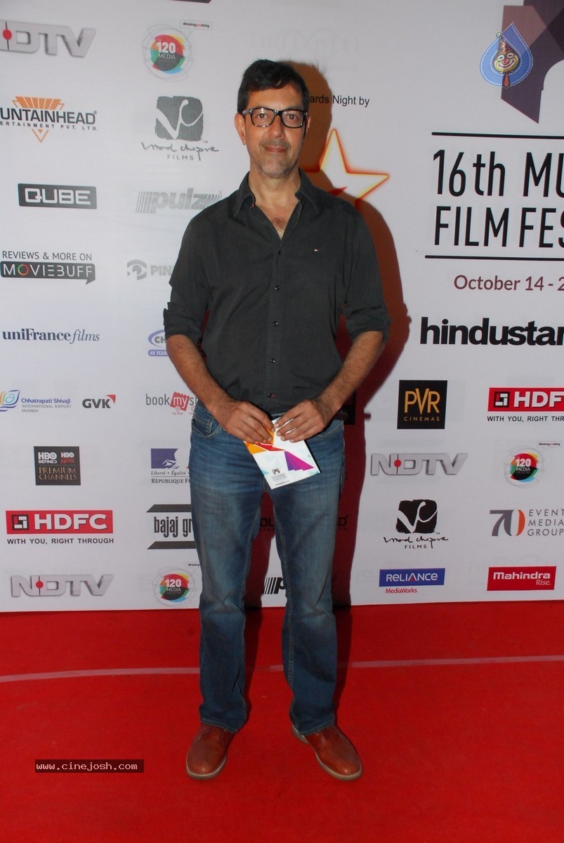 Celebs at 16th MFF Closing Ceremony Photos - 93 / 94 photos